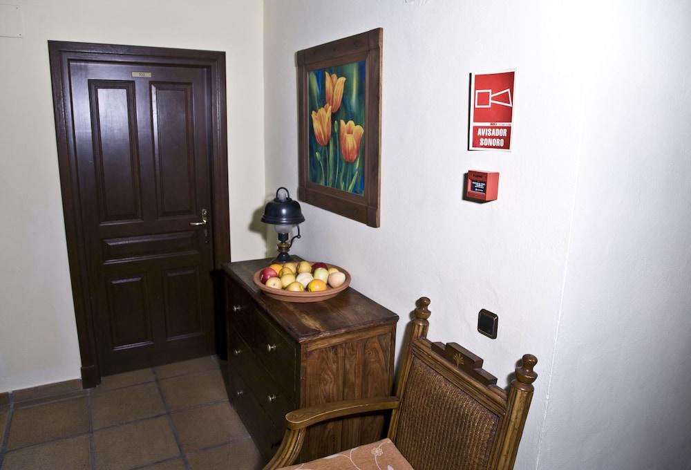 Hotel Avenida Playa Захара-де-лос-Атунес Экстерьер фото